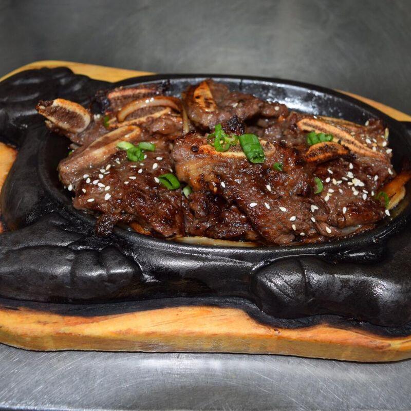 Korean Grilled Short Ribs On Sizzling Platters